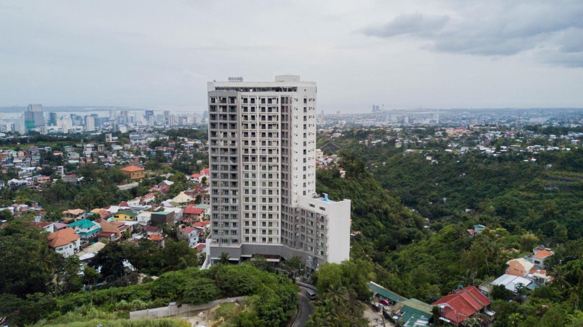 Hayat Sky Towers Hotel Cebu Luaran gambar