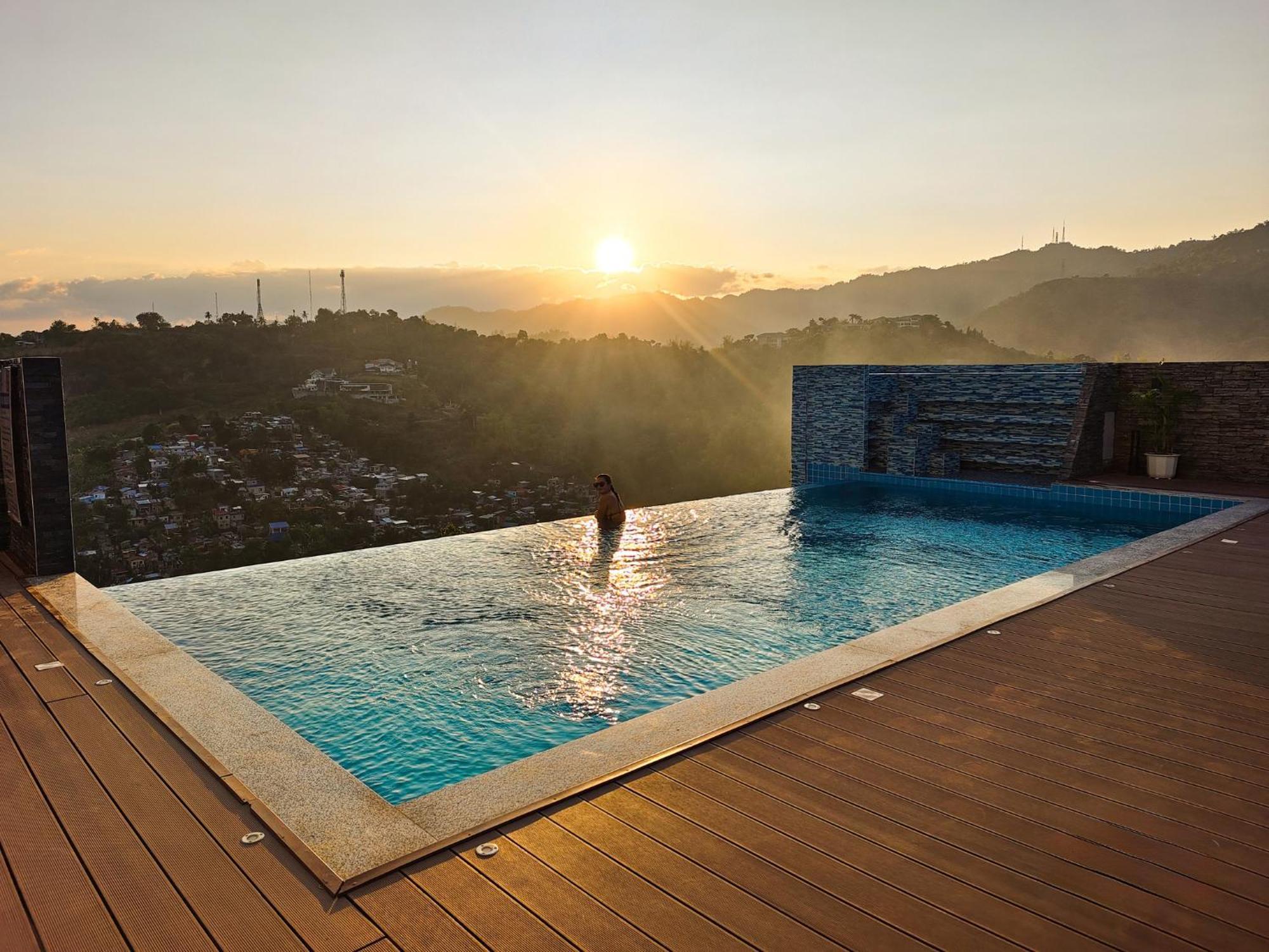 Hayat Sky Towers Hotel Cebu Luaran gambar