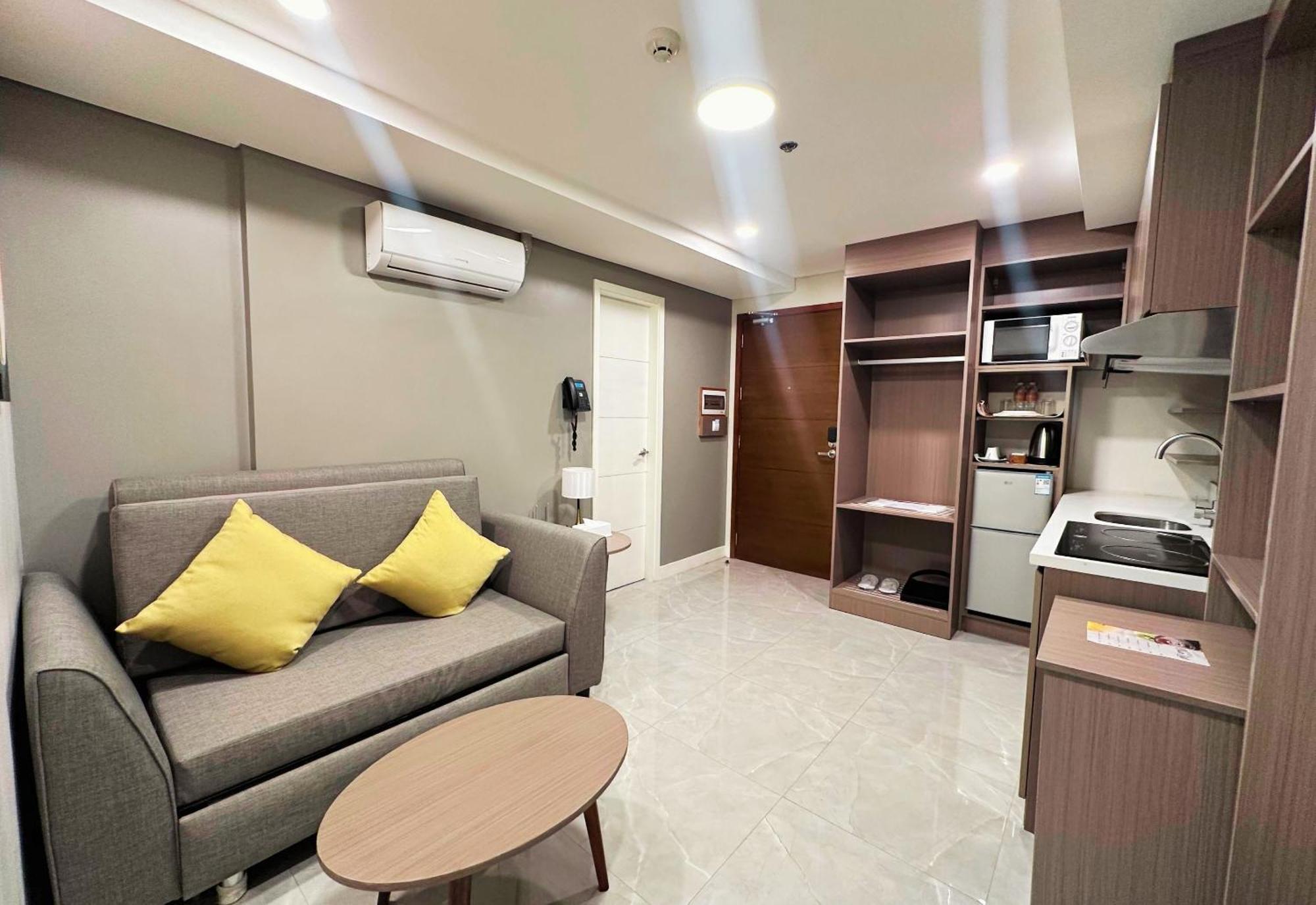 Hayat Sky Towers Hotel Cebu Luaran gambar