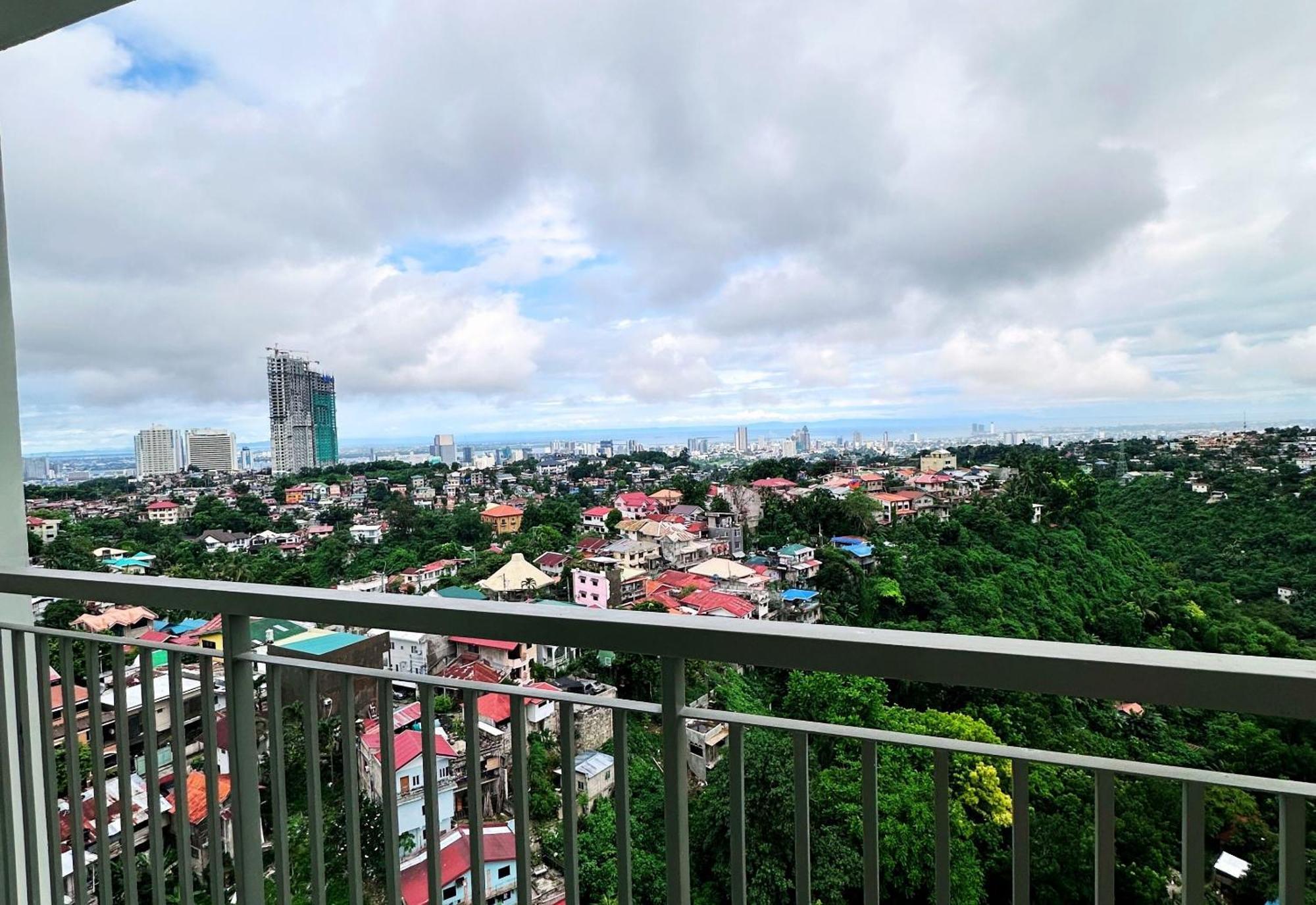 Hayat Sky Towers Hotel Cebu Luaran gambar