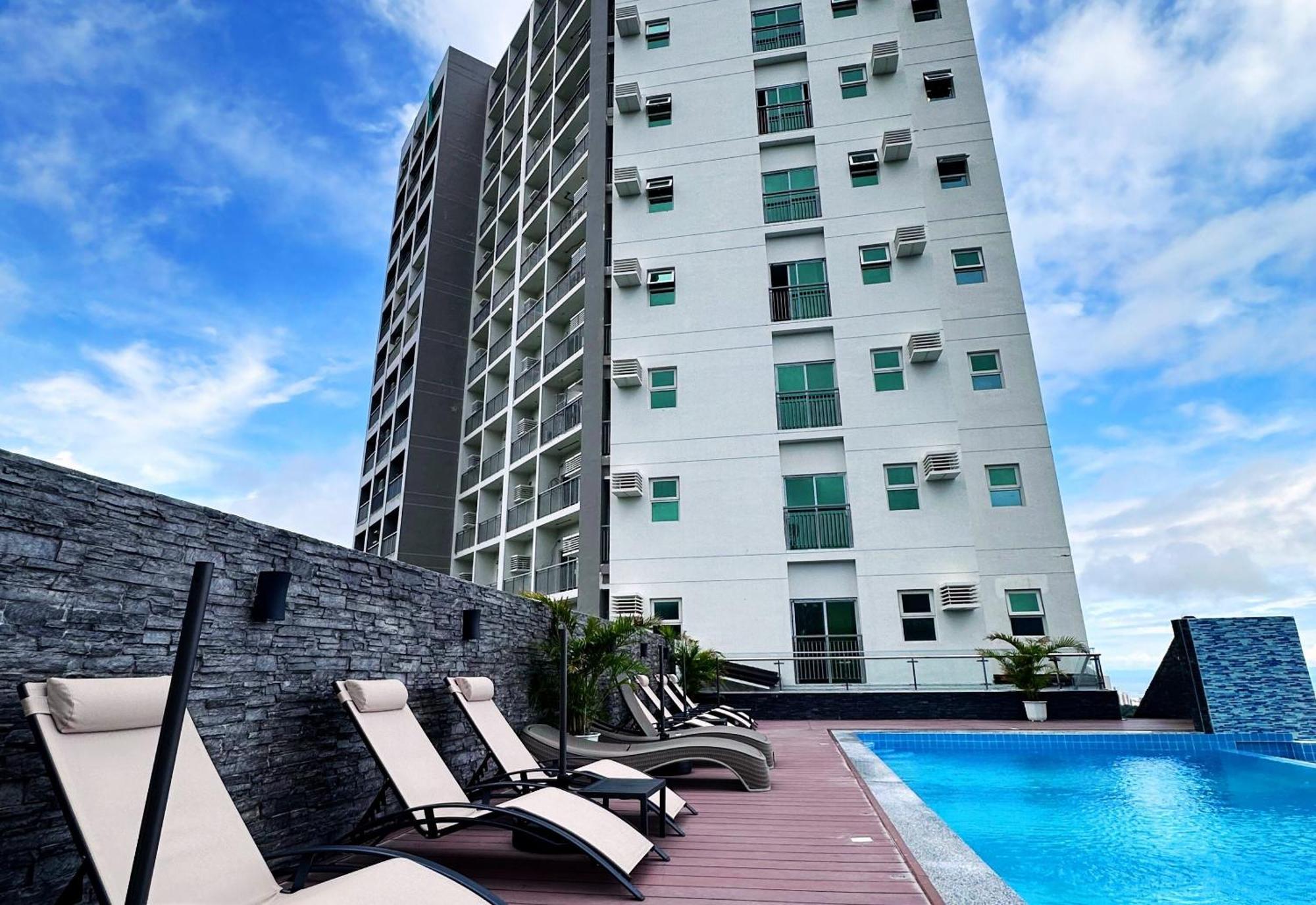 Hayat Sky Towers Hotel Cebu Luaran gambar