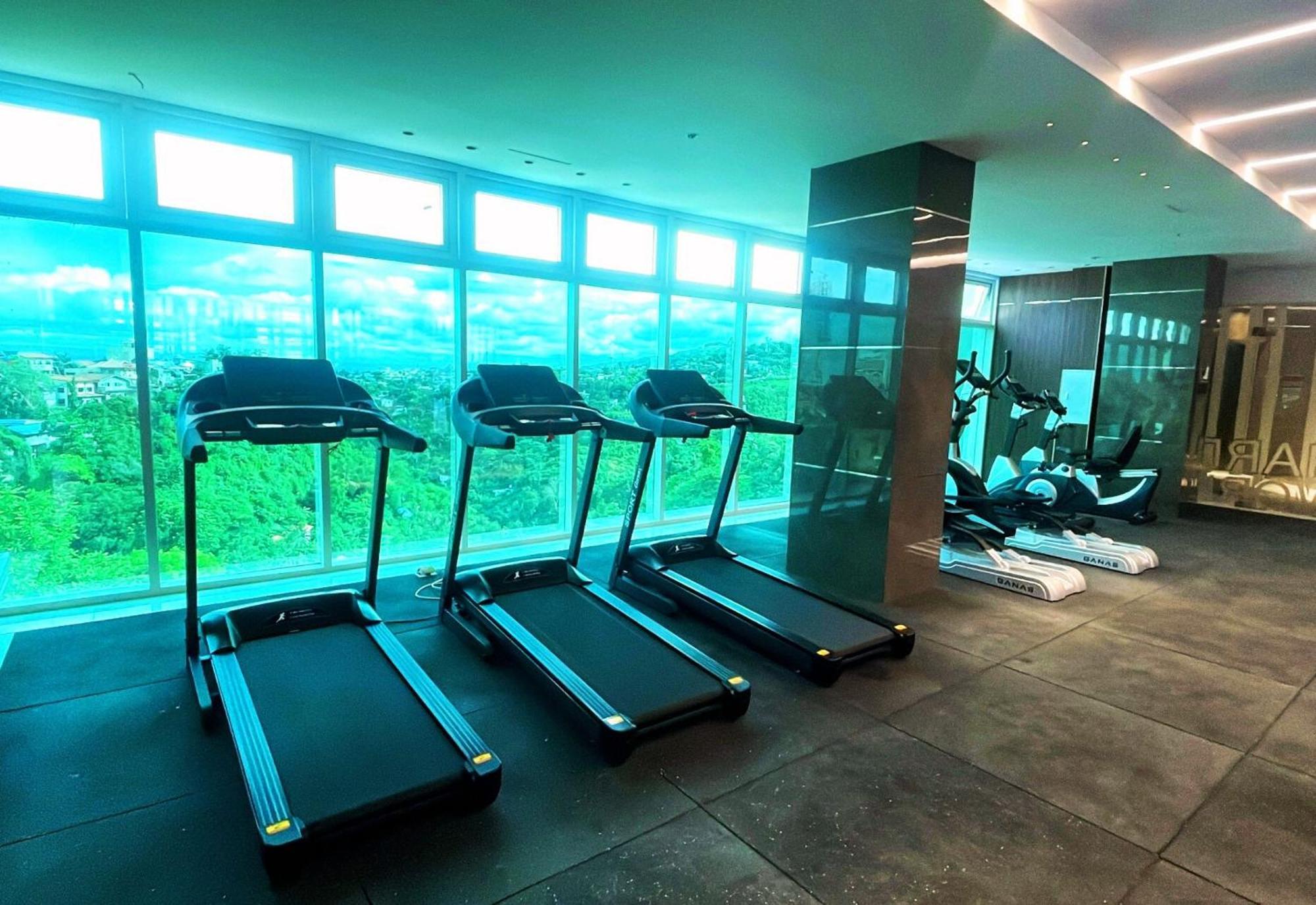 Hayat Sky Towers Hotel Cebu Luaran gambar